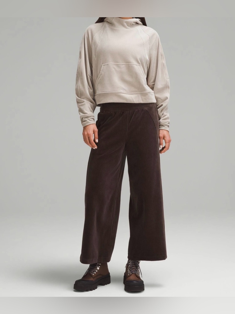 Lululemon Women’s Scuba Mid-Rise Wide-Leg Velvet Cord Crop Pants Sz 6 Espresso